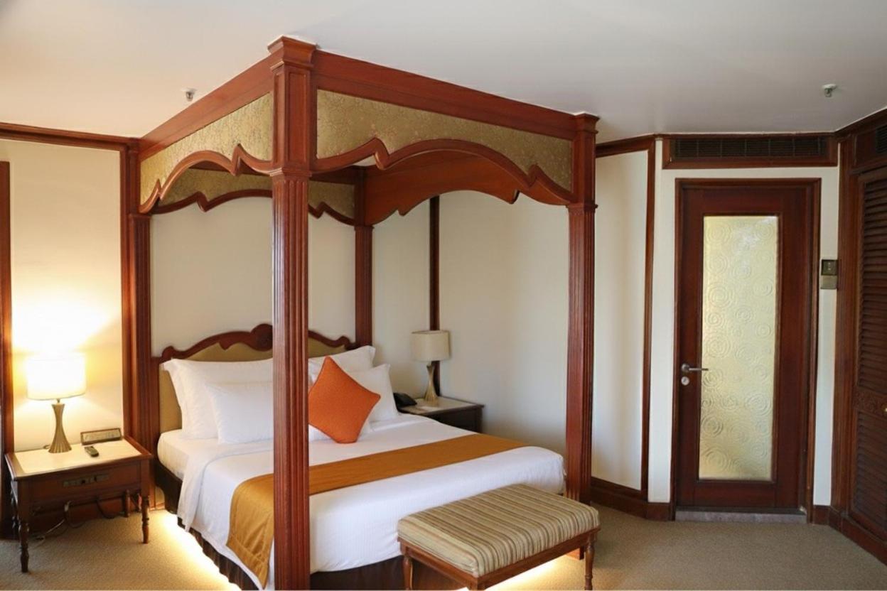 Queen Suite